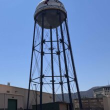 Das bekannte Wahrzeichen der Walt Disney-Studios: Der sechsbeinige Wasserturm.