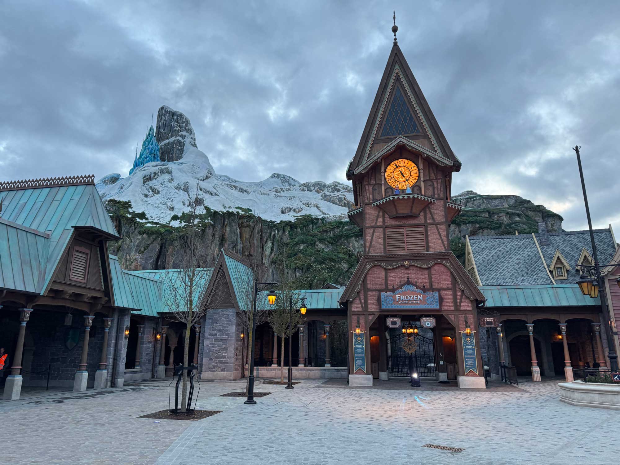 World of Frozen Nordberg - Eingang zu Frozen Ever After