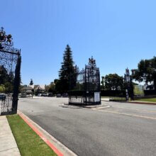 Eingangsportal zum Forest Lawn Memorial Park