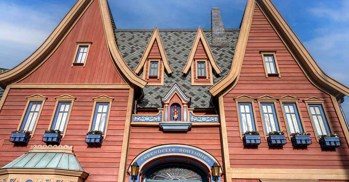 Außenansicht Arendelle Boutique mit ihrem charakteristischen Eingang