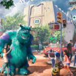 Konzeptzeichnung für Monstropolis in Walt Disney World: Sulley in den Straßen der Stadt