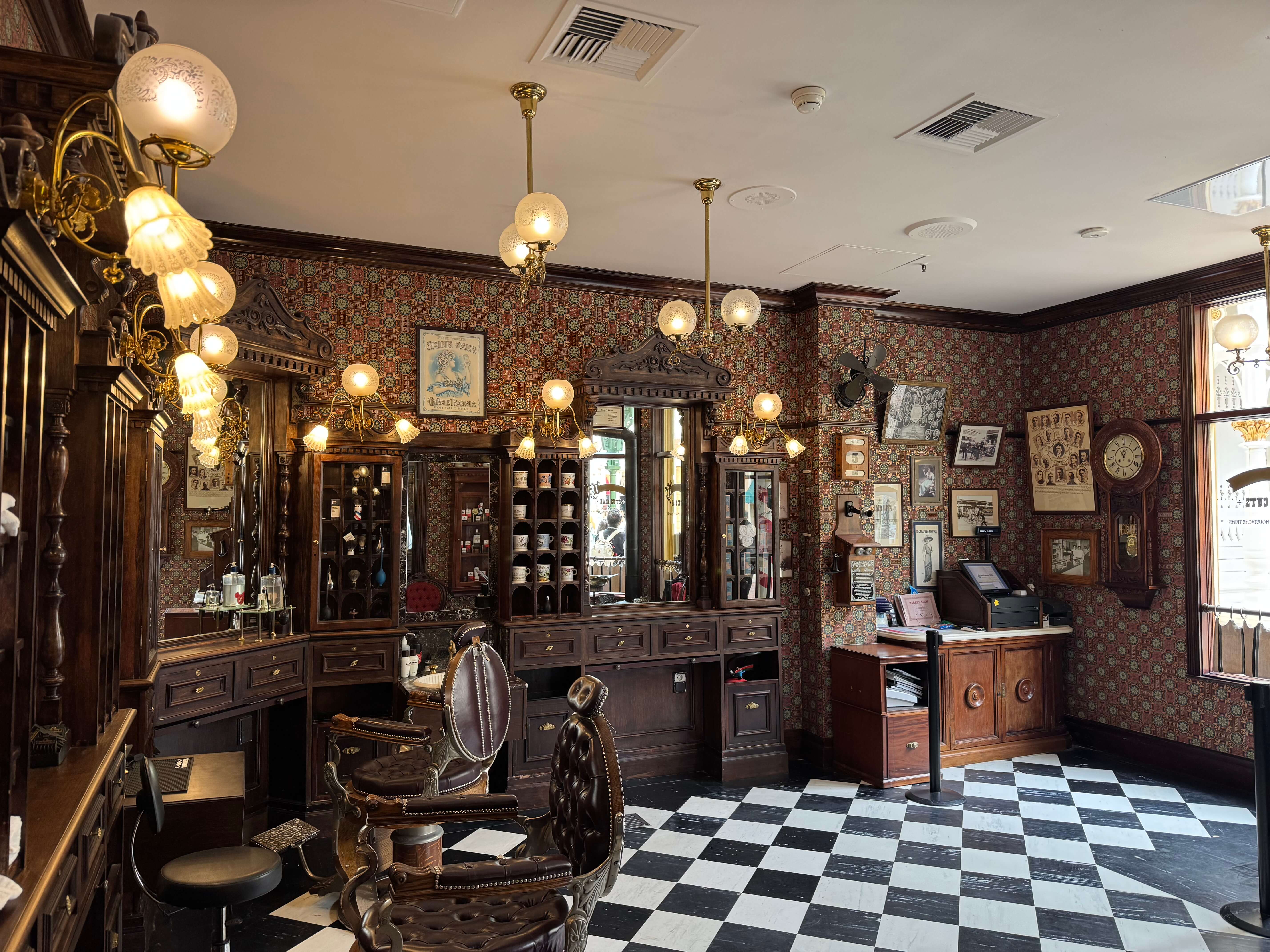 Einblick in Dapper Dan's Haircuts vom Emporium