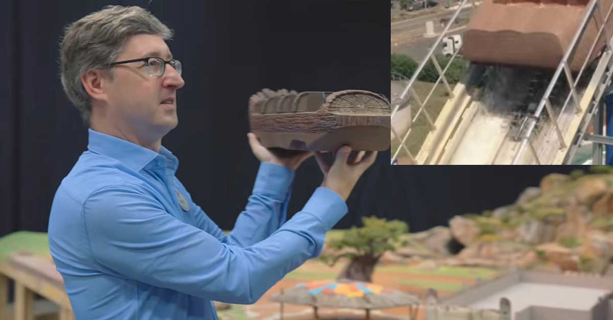 Michel den Dulk präsentiert ein Modell für die König-der-Löwen-Wasserbahn.