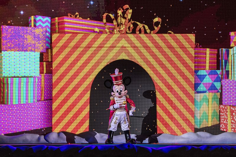 Disneys Märchenhafte Weihnachtszeit im Disneyland Paris erleben