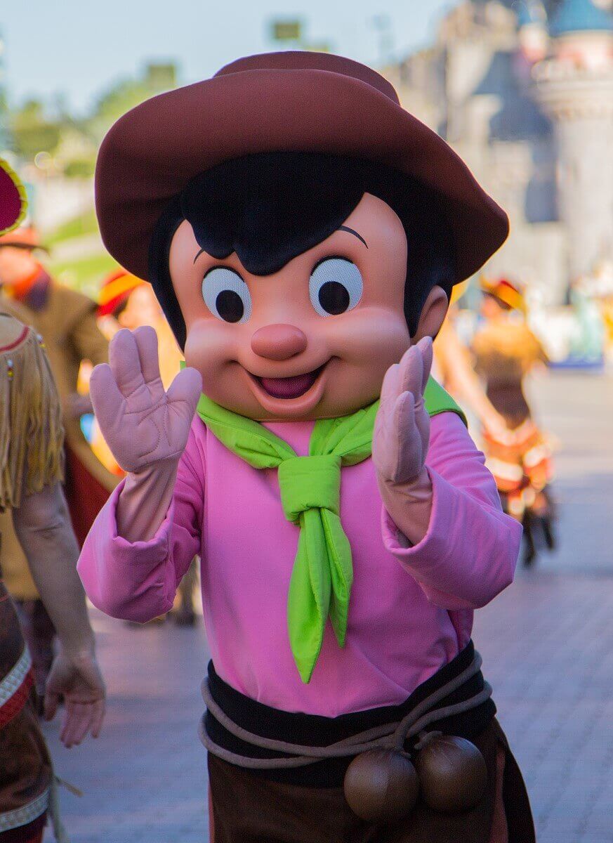 Nahaufnahme des kleinen Cowboys Gauchito auf der Main Street, U.S.A. in Disneyland Paris
