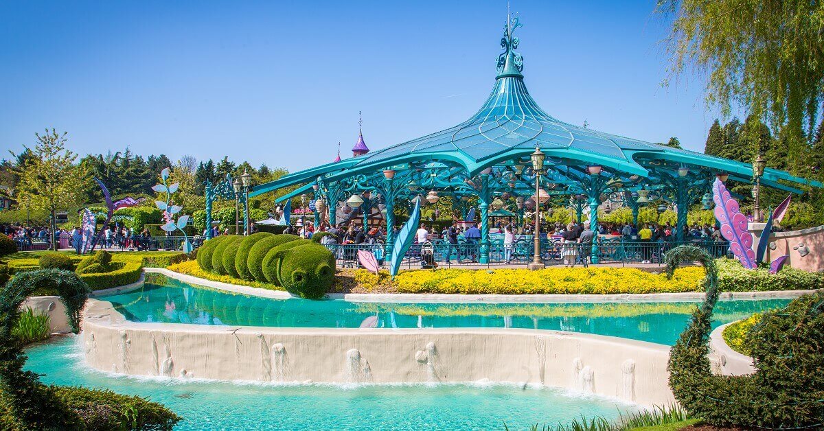 Mad Hatter S Tea Cups Teetassenkarussell In Disneyland Paris