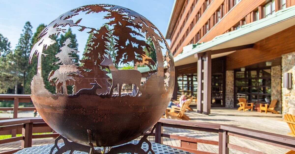Seeterasse der Sequoia Lodge