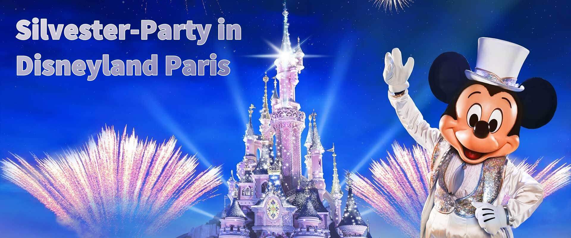 Mickey im edlen Festanzug zur Feier der Silvesterpary in Disneyland Parisaris