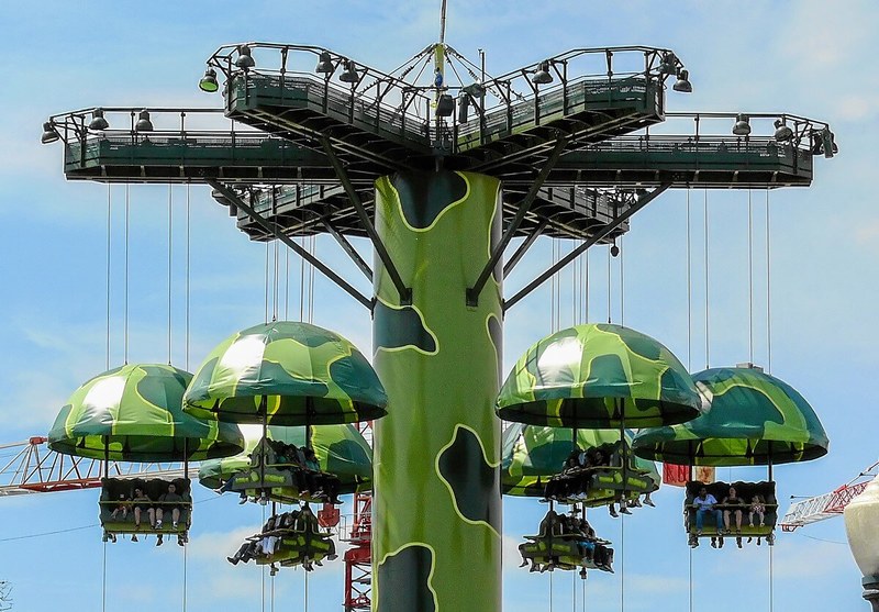 Toy Soldiers Parachute Drop im Disneyland Paris
