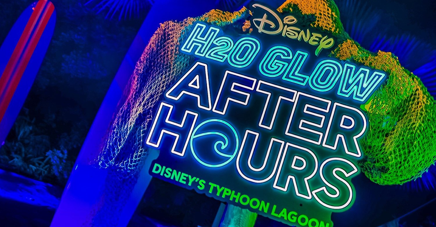 Disney H2O Glow After Hours Schild Leuchtschild der Disney H2O Glow After Hours Veranstaltung im Wasserpark Typhoon Lagoon
