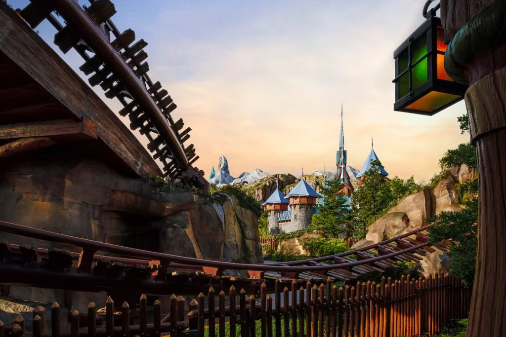 06_HKDL_World-of-Frozen_Wandering-Oakens-Sliding-Sleighs_14-1024x683.webp