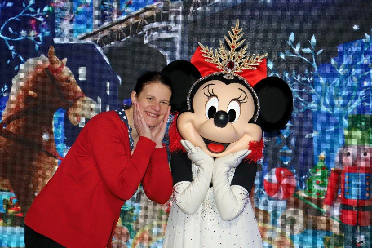 Minnie Pose